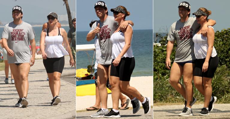 Mário Frias e Juliana Camatti fazem exercícios na Barra da Tijuca