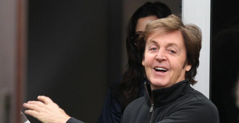 Paul McCartney libera música ‘My Valentine’ na web e promete disco de covers para 2012