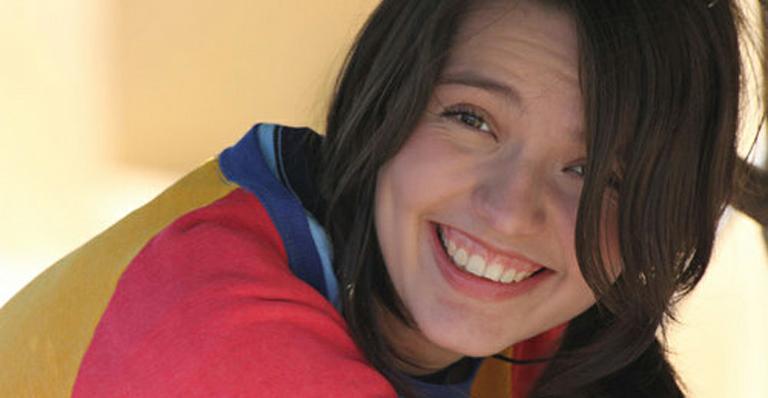 Nova estrela teen: Mariana Lessa vive dramas da adolescência em ‘Julie & Os Fantasmas’