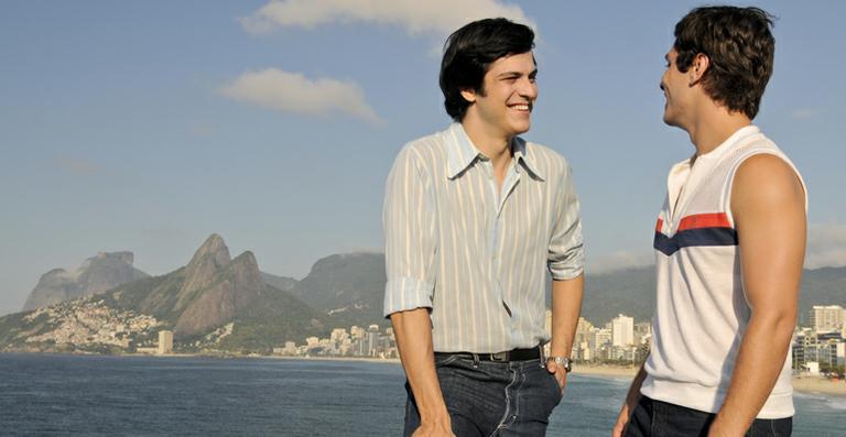 Mateus Solano: ‘O público ainda não deseja ver dois homens se beijando’
