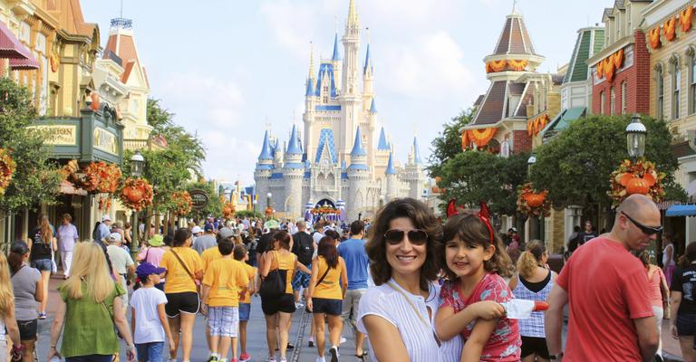 Jacque Dalabona vai à Disney com a filha