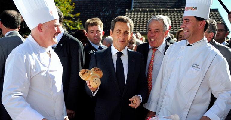 Nascimento de filho de Carla Bruni e Nicolas Sarkozy vira mistério e atiça franceses