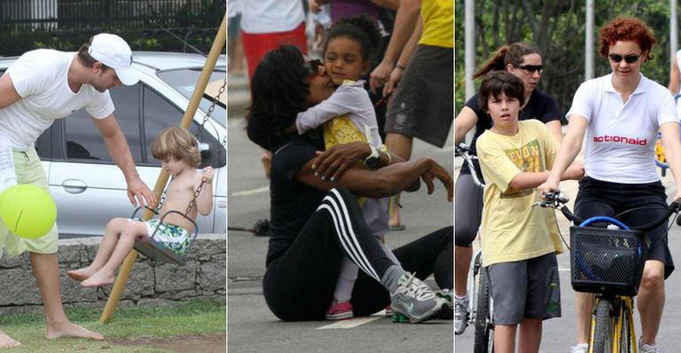 Famosos levam os filhos para brincar na orla carioca