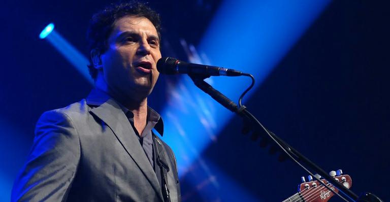 Roberto Frejat apresenta o show ‘A Tal da Felicidade’