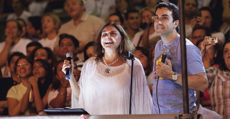 Fafá de Belém faz dueto com o padre Fábio de Melo