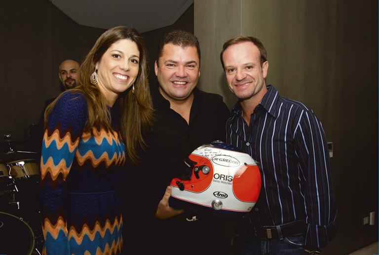 Marcos Quintela celebra aniversário com famosos