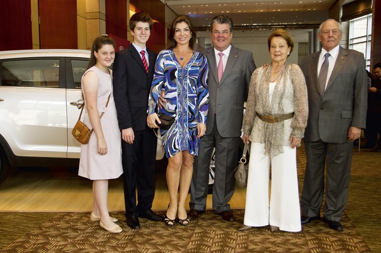José Luiz Gandini festeja homenagem em São Paulo
