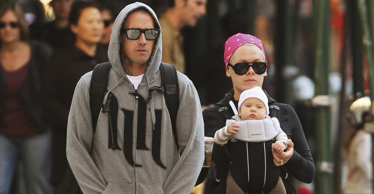 Pink passeia com a família em Nova York