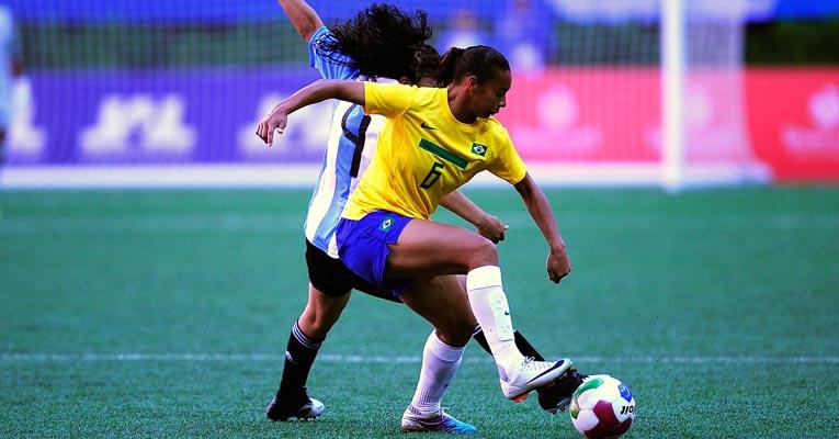 Mesmo sem Marta, Brasil vence a Argentina na estreia do futebol feminino no Pan
