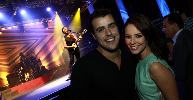 Paola Oliveira e Joaquim Lopes no show do Lulu Santos