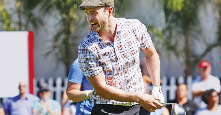 Justin Timberlake joga golfe com Jessica Biel em prol de hospital infantil
