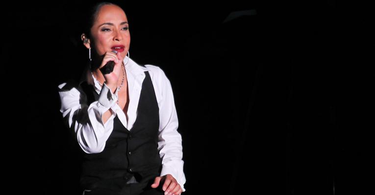 Apresentadores da Globosat comemoram seus 20 anos da rede com show de Sade