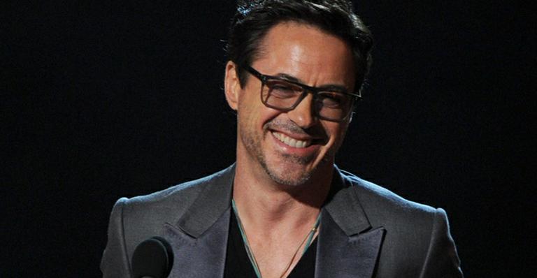 Robert Downey Jr. se veste de mulher em filme de ‘Sherlock Holmes’