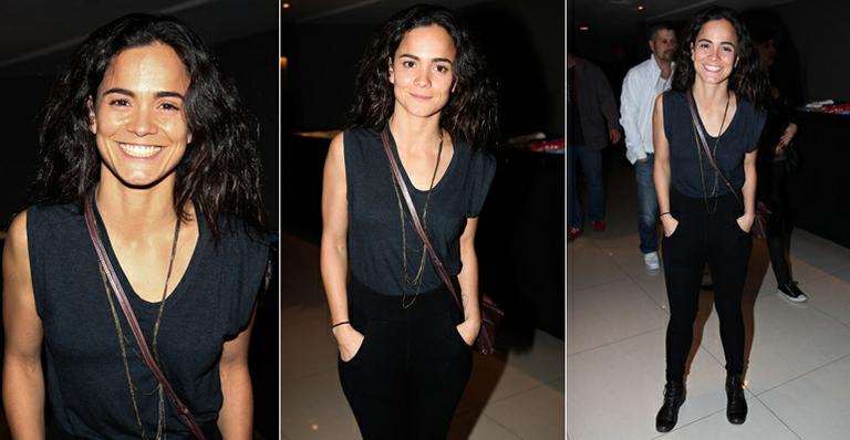 Alice Braga curte Cut Copy em São Paulo