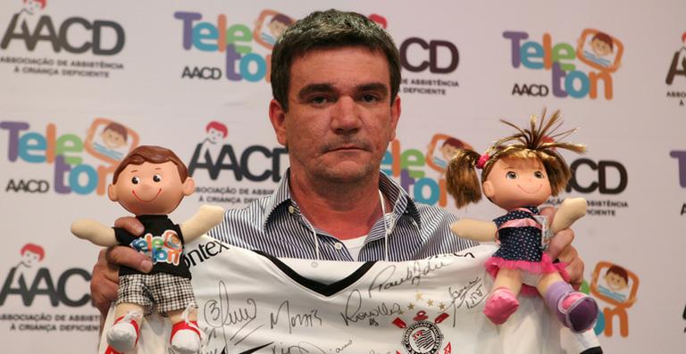 “Ronaldo tem que doar, está milionário”, brincou Andrés Sánchez