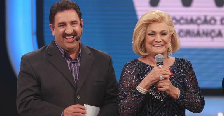 Após campanha no Twitter, Hebe Camargo vai ao Teleton e brilha em sua chegada