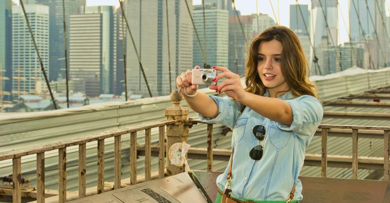 A cosmopolita Big Apple hipnotiza a jovem atriz Giovanna Lancellotti