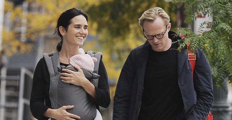 Casal sintonizado: Jennifer Connelly e Paul Bettany