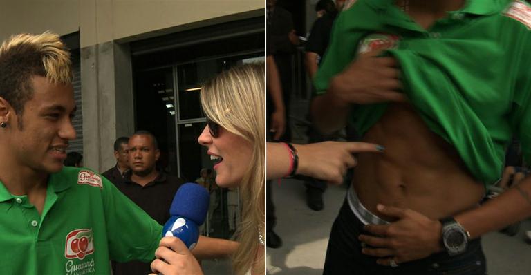 Neymar exibe a barriga tanquinho para Íris Stefanelli