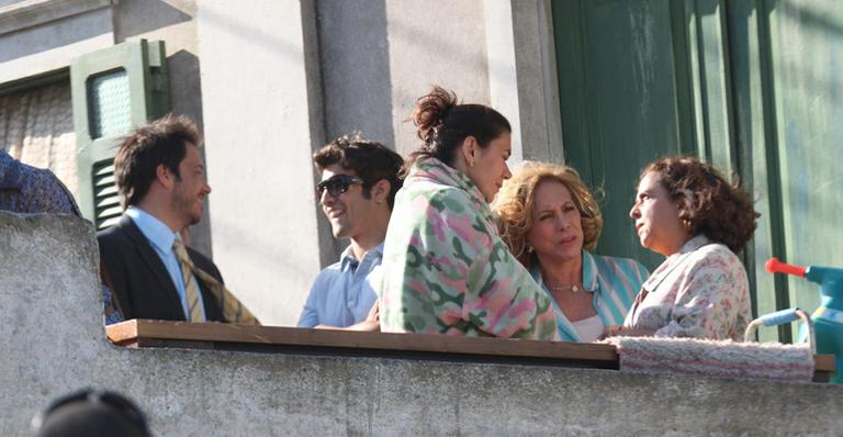 Lilia Cabral, Arlete Salles e Caio Castro se reúnem em gravação de ‘Fina Estampa’