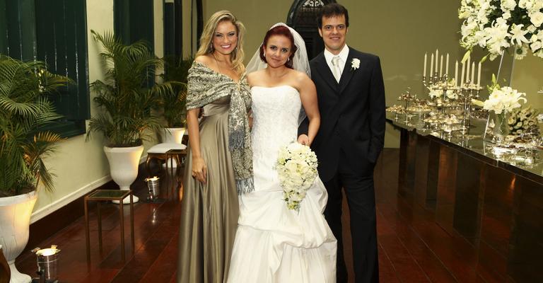 Ellen Rocche é madrinha de casamento