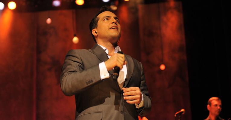Daniel Boaventura emociona e faz rir em gravação de DVD