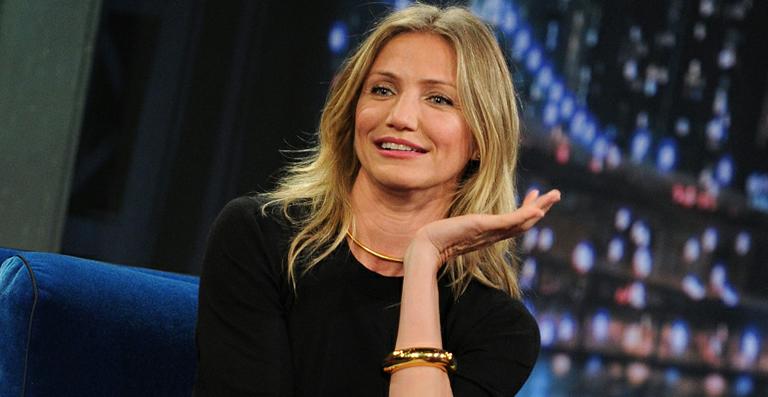 Cameron Diaz costuma usar lenços no rosto para não ser reconhecida em voos