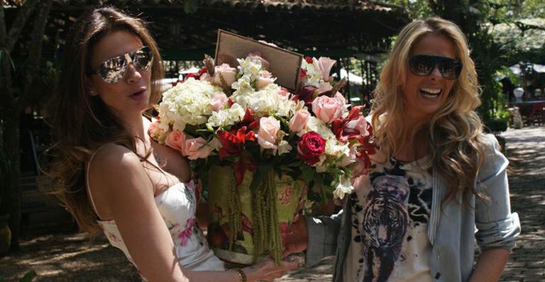 Luciana Gimenez recebe Adriane Galisteu em seu ‘SuperPop’