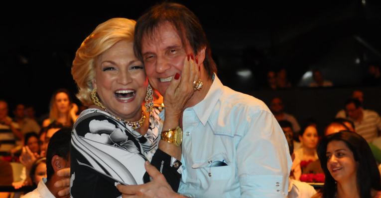 Hebe Camargo e Roberto Carlos prestigiam Ivan Zurita no Leilão Emoções