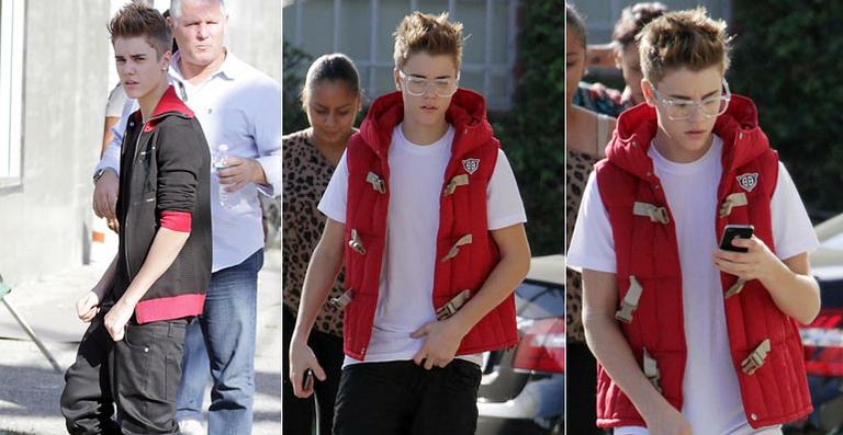 Adeus, franja! Justin Bieber arrepia o cabelo