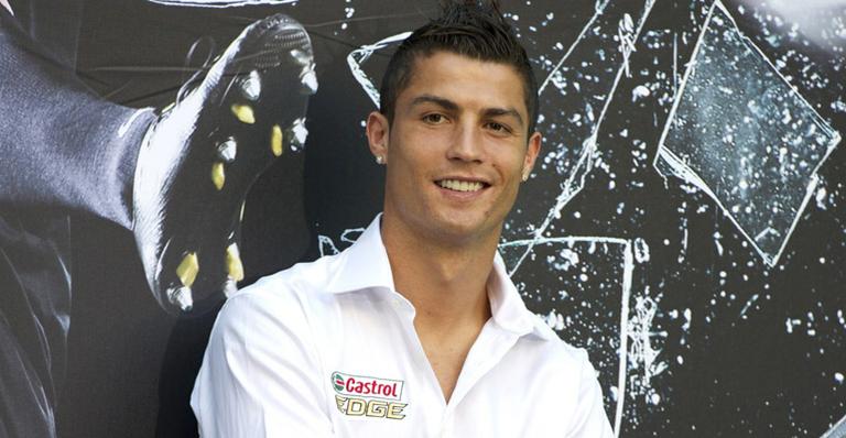 Cristiano Ronaldo envia fotos sensuais de fã para toda sua lista de emails
