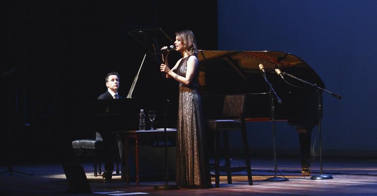 Sandy se apresenta com o pianista Marcelo Bratke em São Paulo