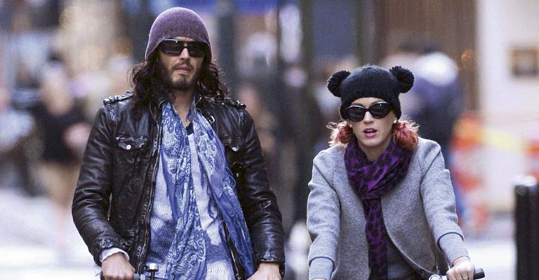 Katy Perry passeia com Russell Brand em Nova York