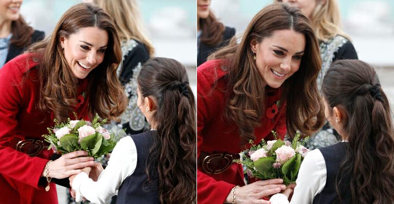 Kate Middleton é recebida com flores na Dinamarca