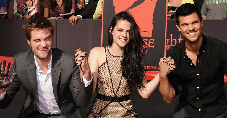 Trio de Crepúsculo deixa suas marcas na Calçada da Fama, em Hollywood