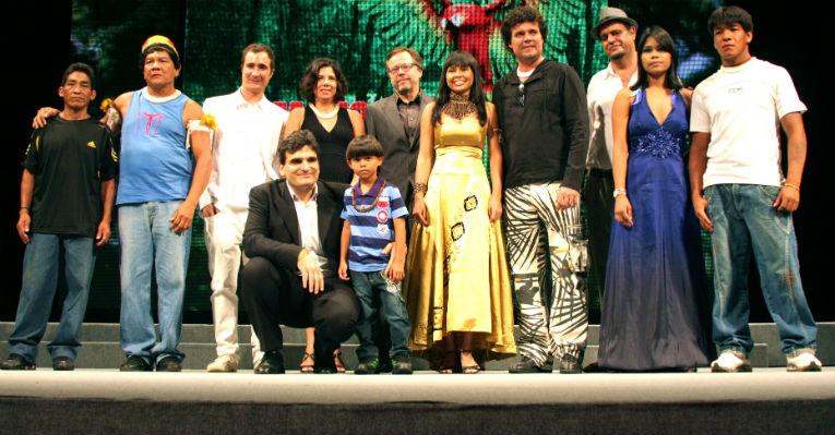 Fernando Meirelles e elenco participam da première mundial de ‘Xingu’ em Manaus