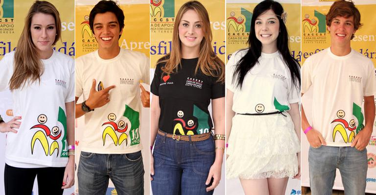 Jovens atores Rodrigo Simas, Juliana Rolim e outros famosos participam de desfile solidário