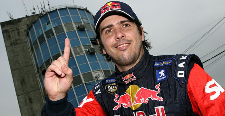 Cacá Bueno conquista tetra na Stock Car