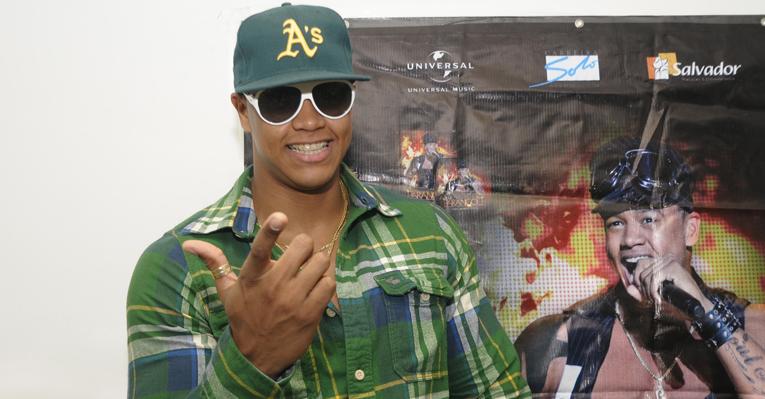 Léo Santana lança o DVD ‘Todo Mundo Gosta’ para um público de 30 mil pessoas