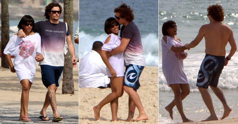 Felipe Dylon e Aparecida Petrowky: diversão e romance na praia