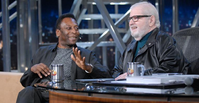 Pelé canta de autoria própria no ‘Programa do Jô’