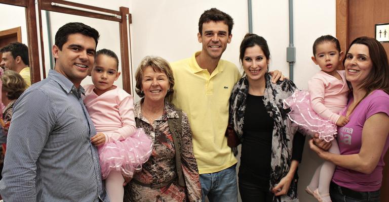 Gustavo Kuerten recebe homenagem por trabalho social