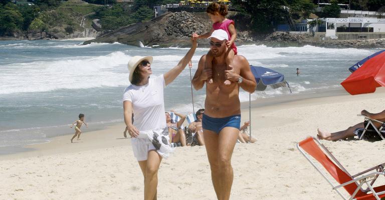 Nalbert curte a família em dia de lazer no Rio