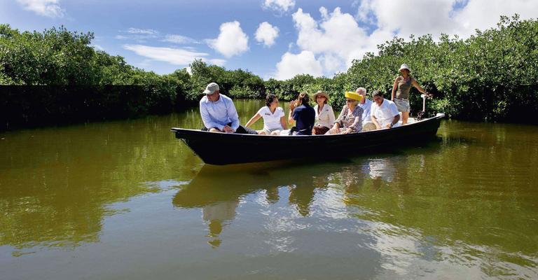 Rainha Beatrix visita ilha na Venezuela