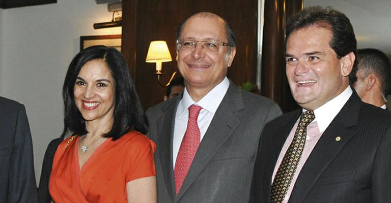 Paula Lima faz show com autoridades portuguesas em São Paulo
