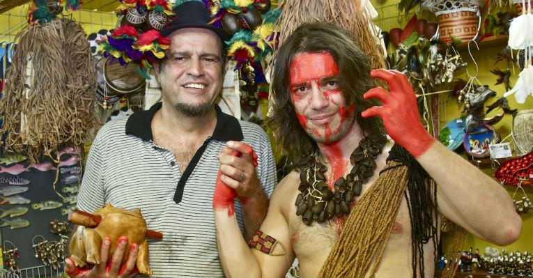 Igor Cotrim vira índio para peça de teatro baseada em lenda do Amazonas