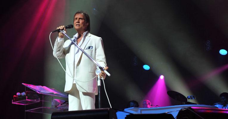 Que prazer: Roberto Carlos abre série de shows em São Paulo