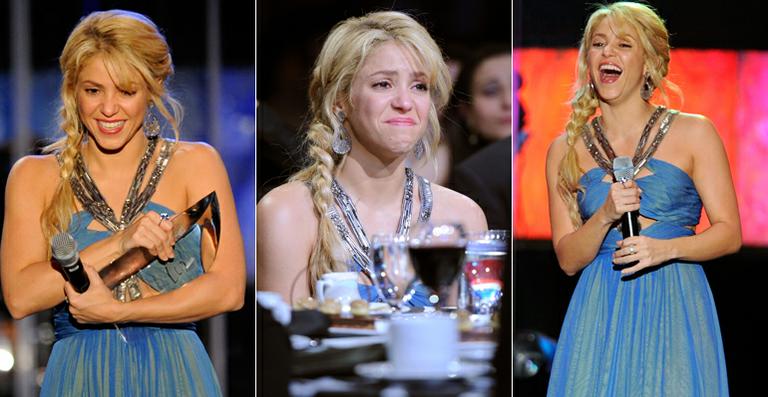 Shakira se emociona em homenagem no Grammy Latino