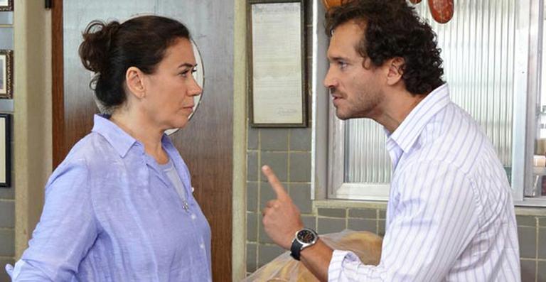 Guaracy se irrita com Griselda e rejeita até a amizade da nova milionária