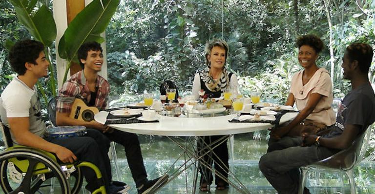 Elenco de ‘Malhação’ grava cena no ‘Mais Você’ com Ana Maria Braga